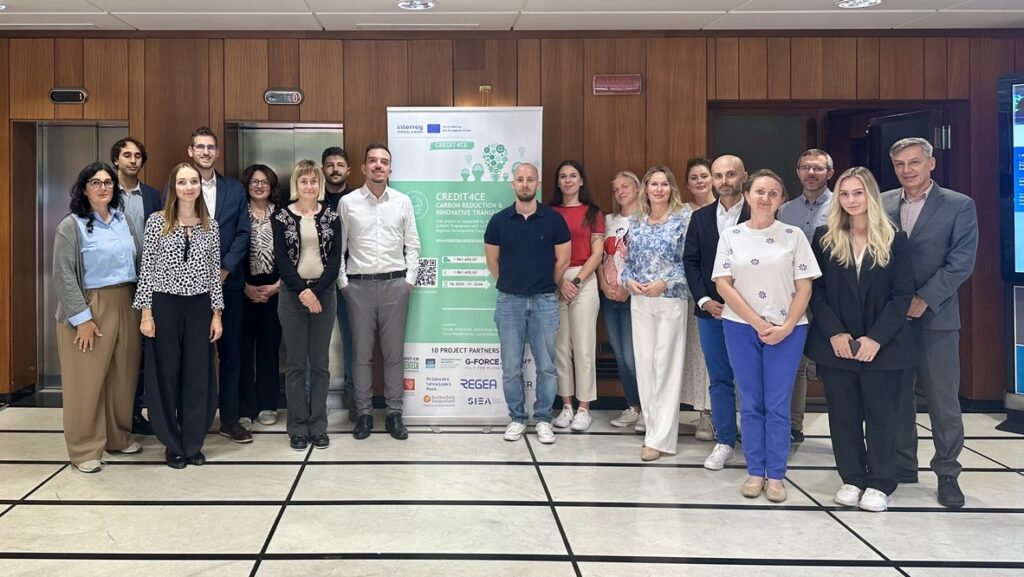 Zobraziť fotku Skupinová fotografia partnerov projektu CREDIT4CE v Bologni