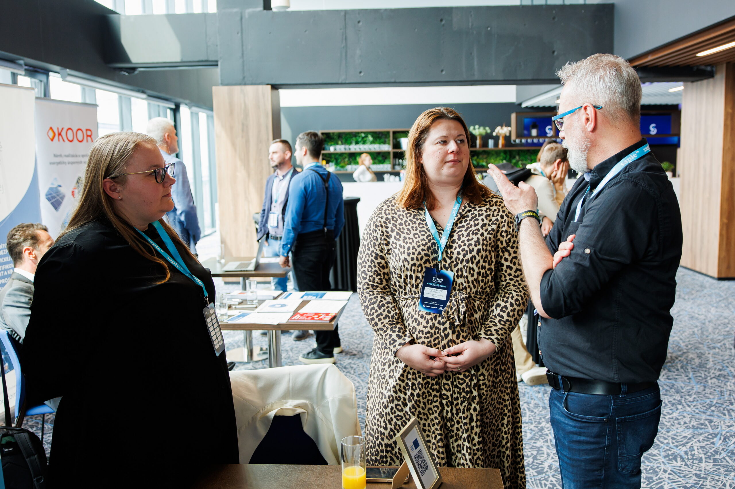 Networking a diskusia o digitalizácii a inováciách v expo zóne SAPIE Fóra.