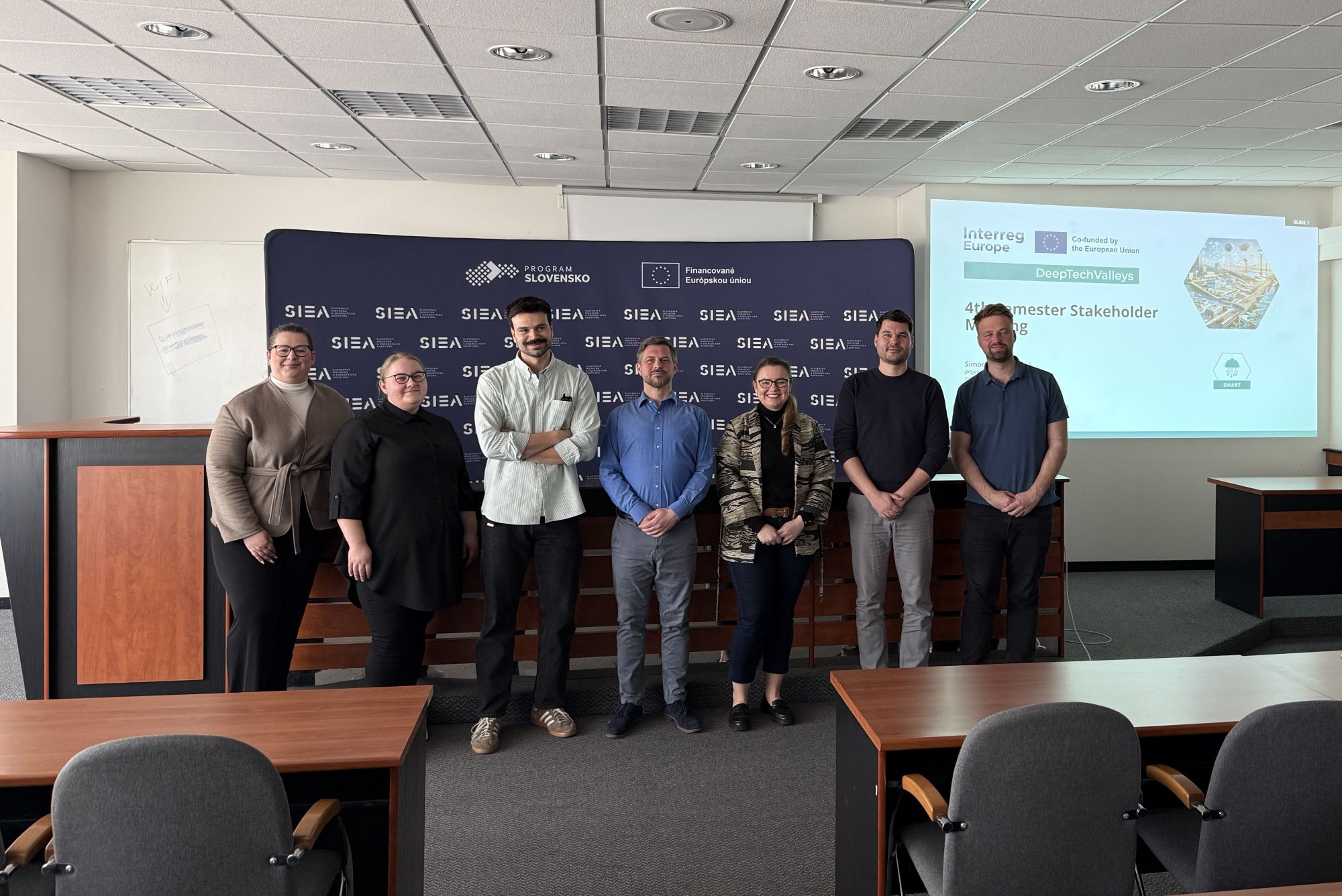 DeepTechValleys fotografia stretnutie