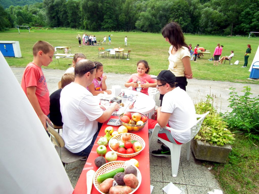 ZE_v_letnych_taboroch_EKO_tabor_v_zelenom_raji_Kysak_17072012_081.jpg